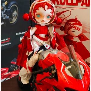 SKULLPANDA DUCATI FIGURE Red and White